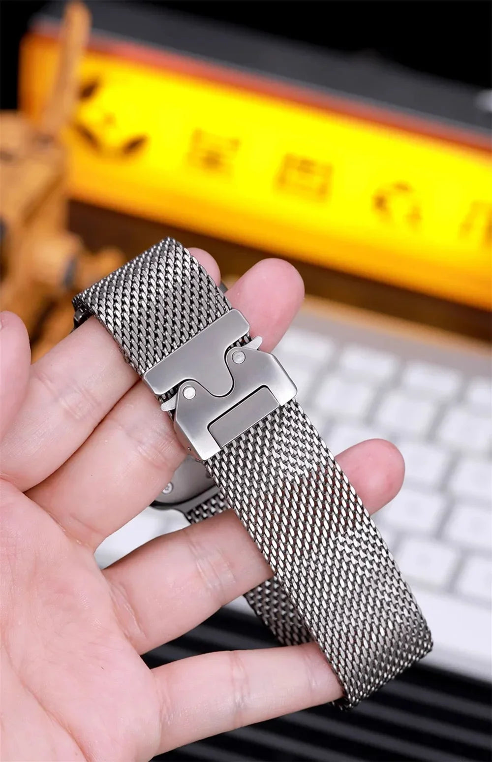 TitanMesh | Milanese Titanium Band For Apple Watch