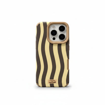 Vintage Wavy Leather MagSafe iPhone Case